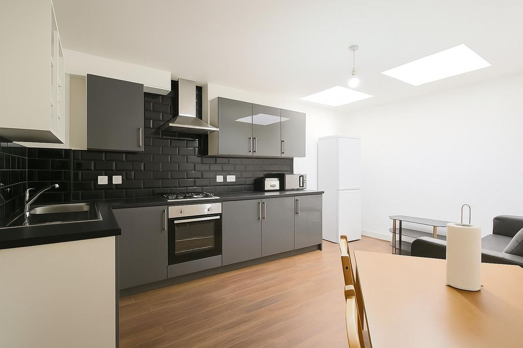 Property photo 1 of 6 Edited Kitchen .Png