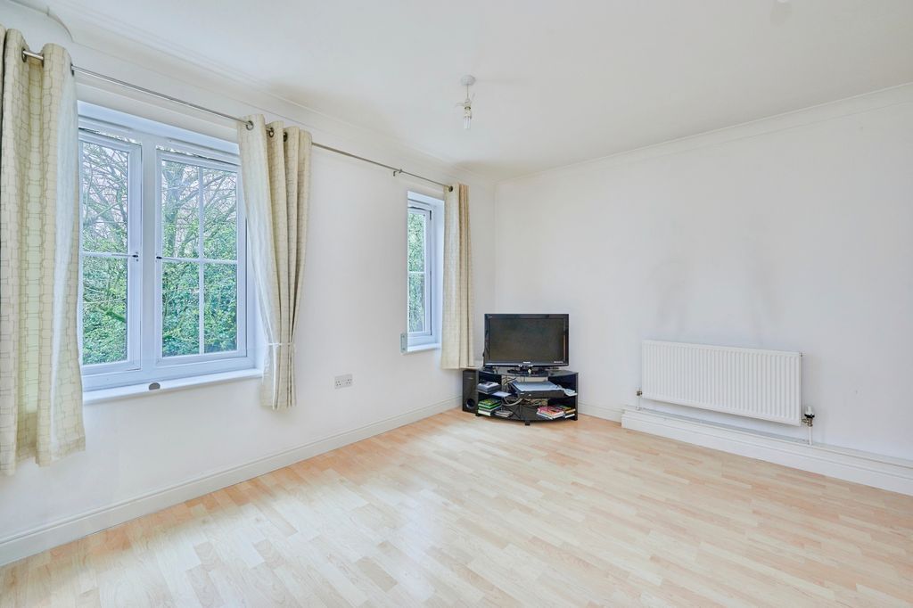 Property photo 3 of 20