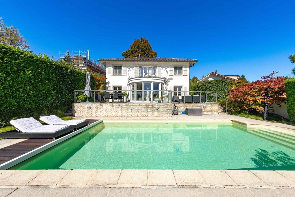 Property photo 2 of 13