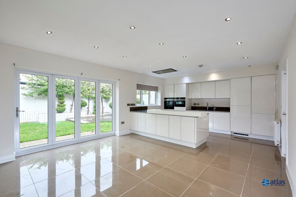 Property photo 2 of 22 Kitchen / Dining / Living Area