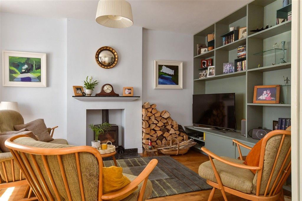 Property photo 3 of 14 Lounge