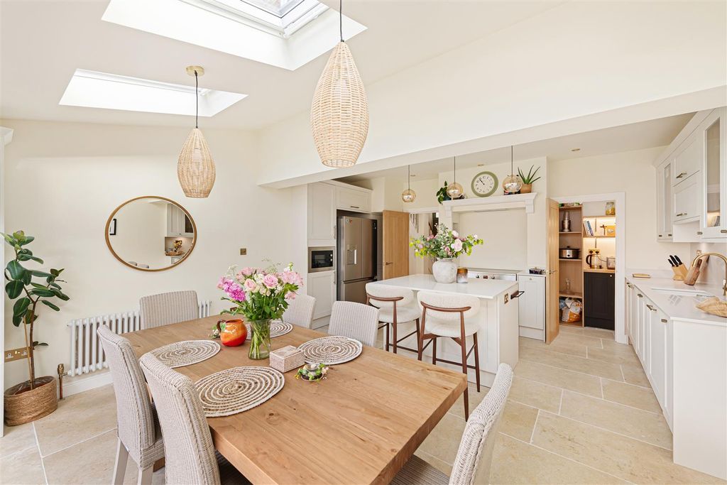 Property photo 1 of 28 Dover House Road Hi-3.Jpg