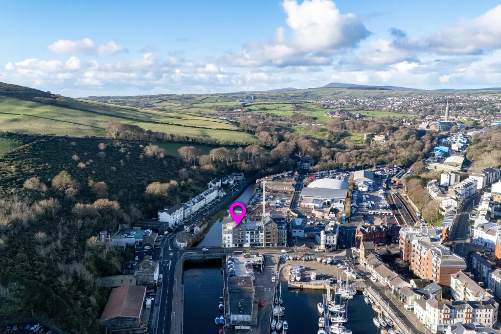 Property photo 2 of 30