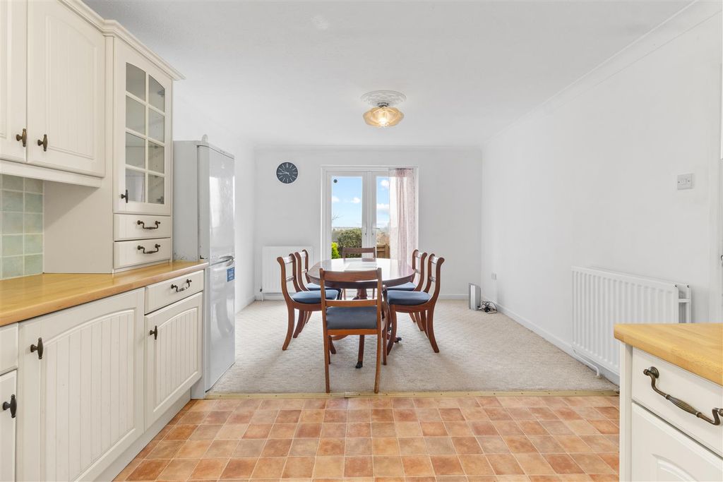 Property photo 3 of 24 Kitchen Diner