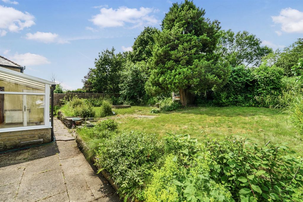 Property photo 2 of 41 Colne Road-16.Jpg