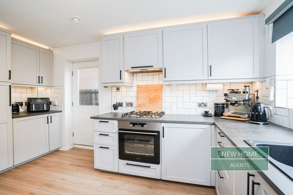 Property photo 2 of 32 Photo 27