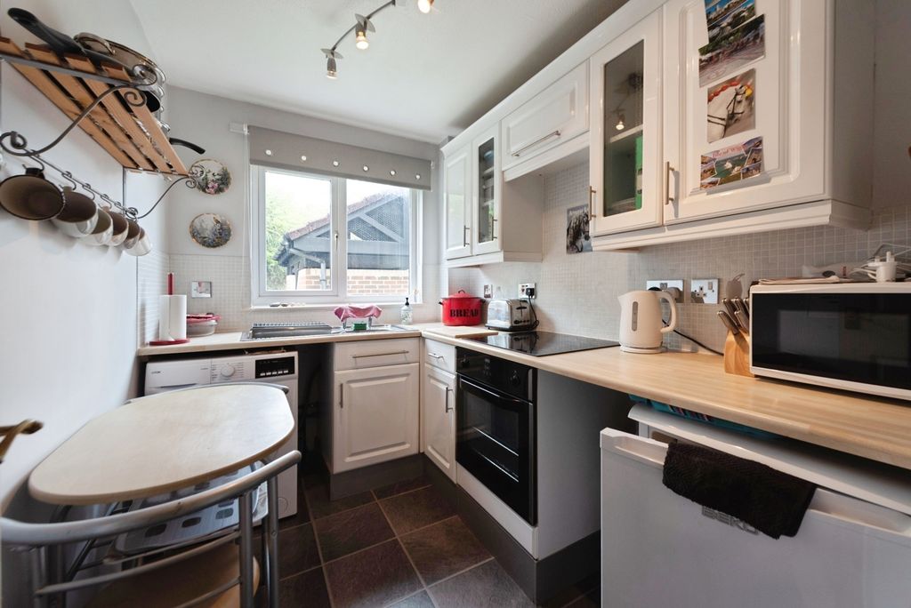 Property photo 2 of 10 Pbox-Img.Jpg