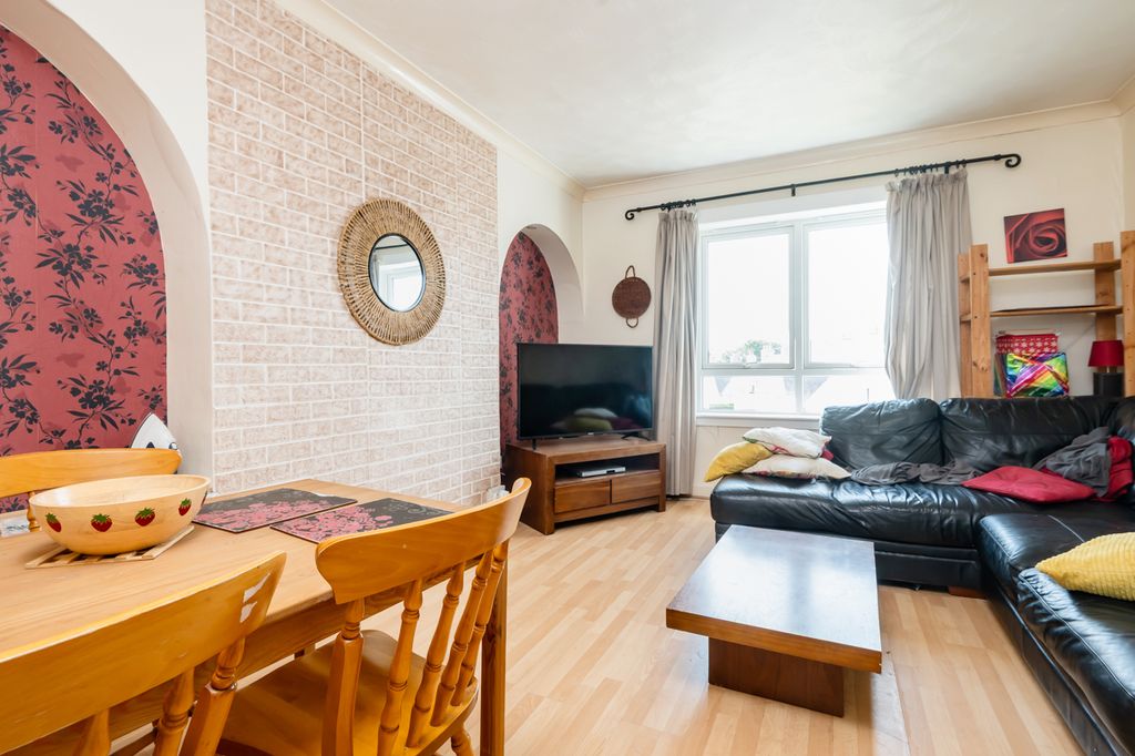 Property photo 2 of 24