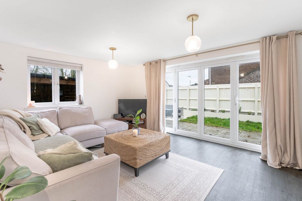 Property photo 3 of 10