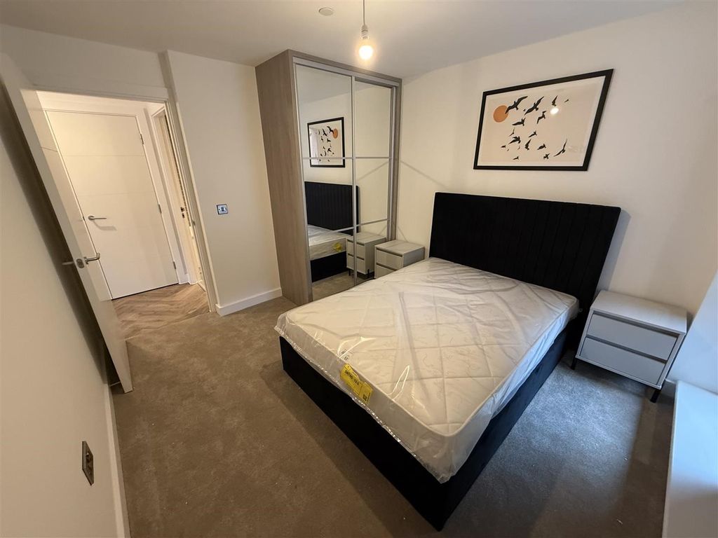 Property photo 3 of 12 Bedroom