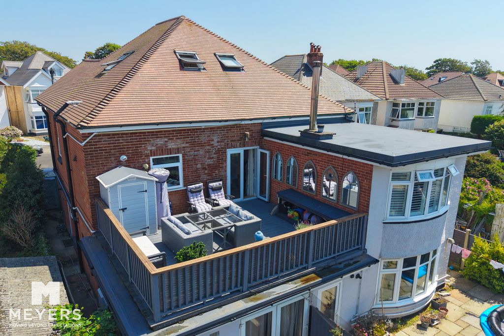 Property photo 1 of 37