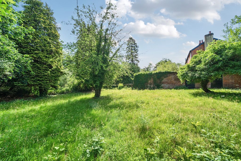 Property photo 3 of 13 1484608-3-6A423B9...
