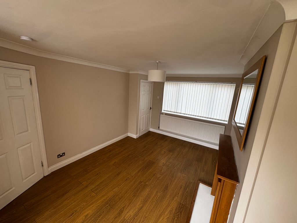 Property photo 3 of 10 Image