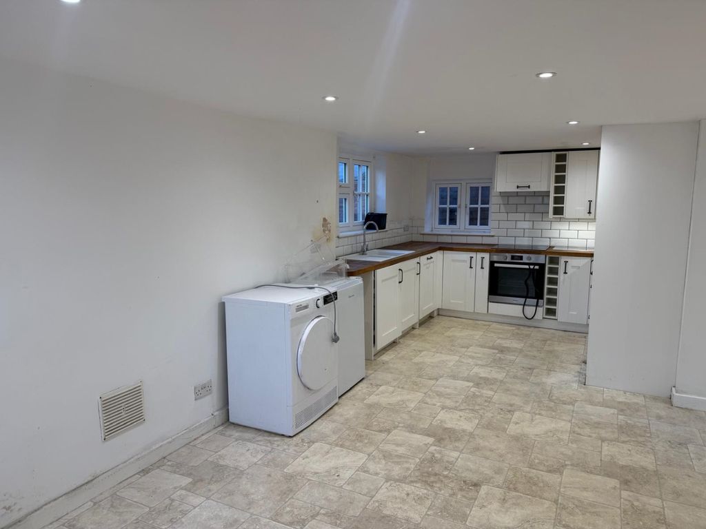 Property photo 2 of 13 Photo-2025-12-04-16-39-33 4