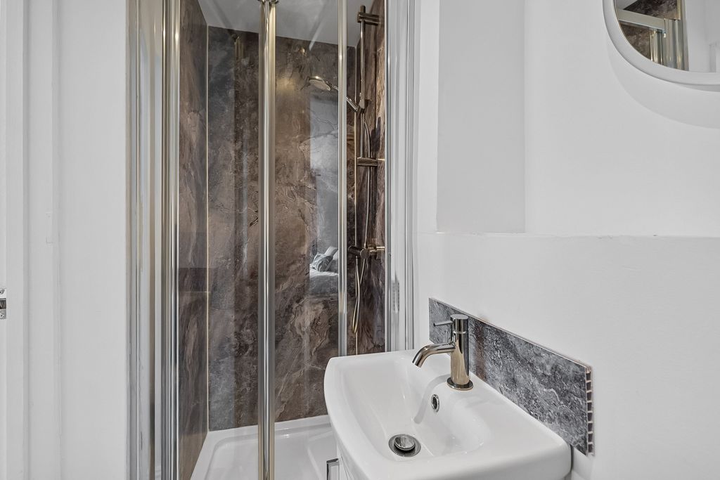 Property photo 2 of 4 0005