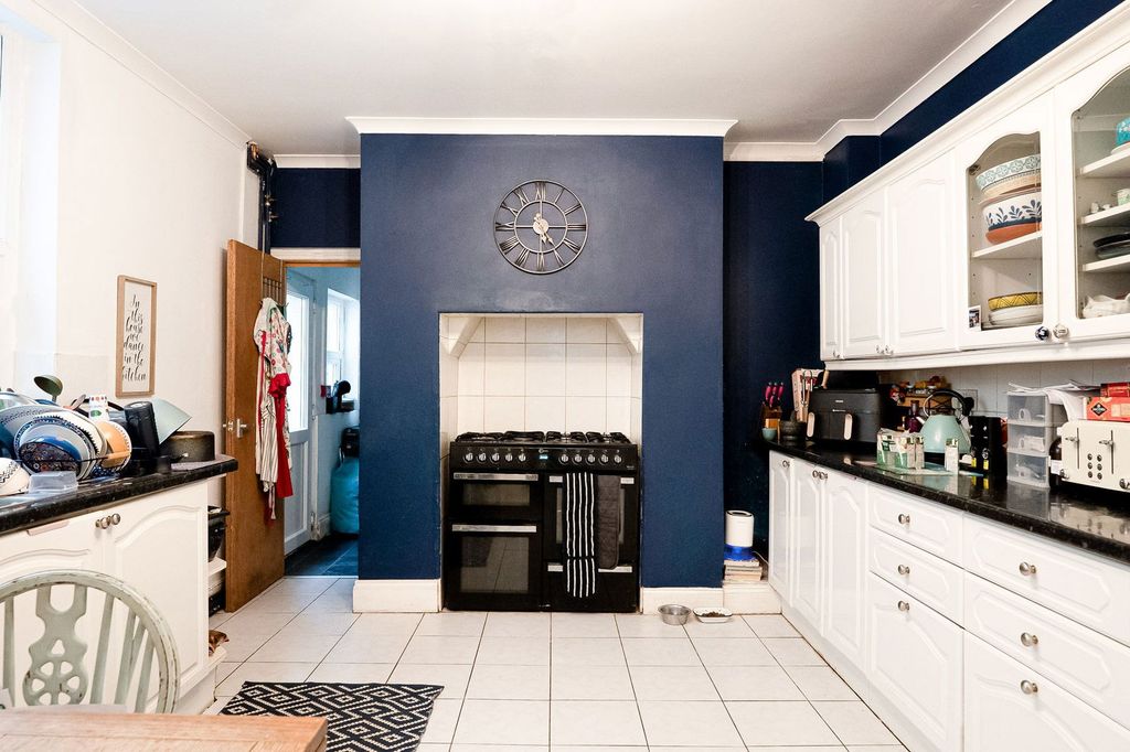 Property photo 3 of 22