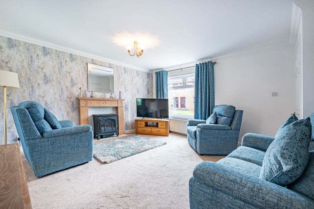 Property photo 3 of 46