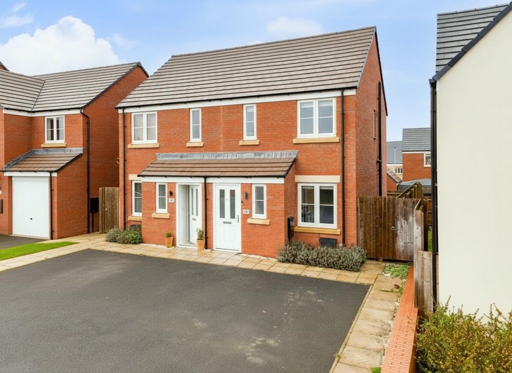 Property photo 1 of 20 Image-1.Png