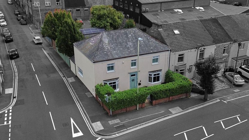 Property photo 1 of 33 Derby..Jpg