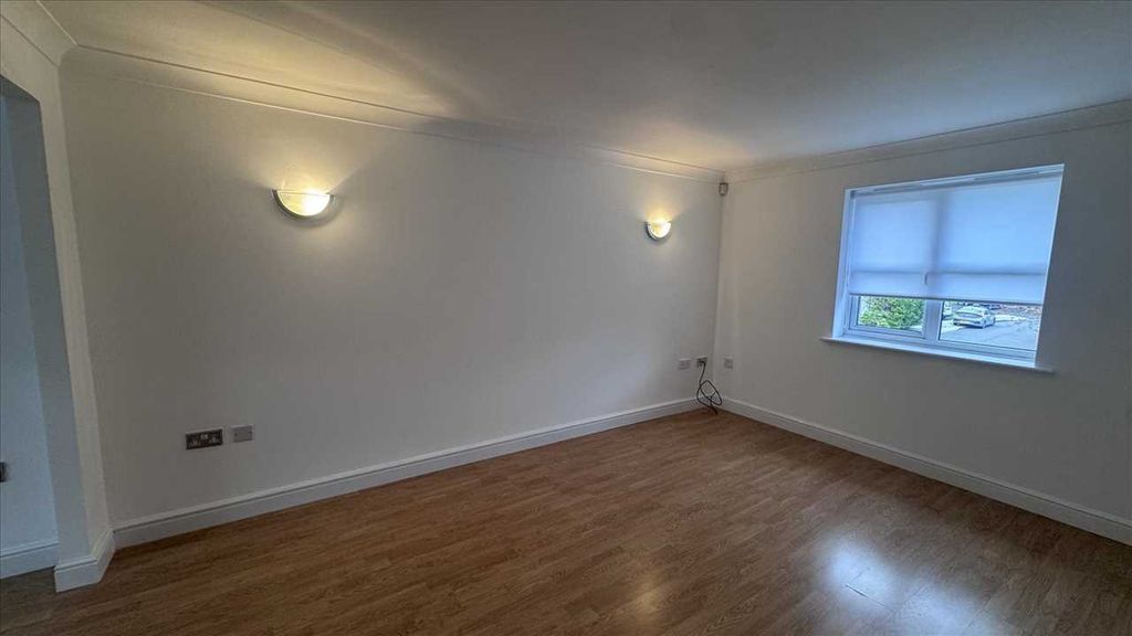 Property photo 2 of 9 Lounge