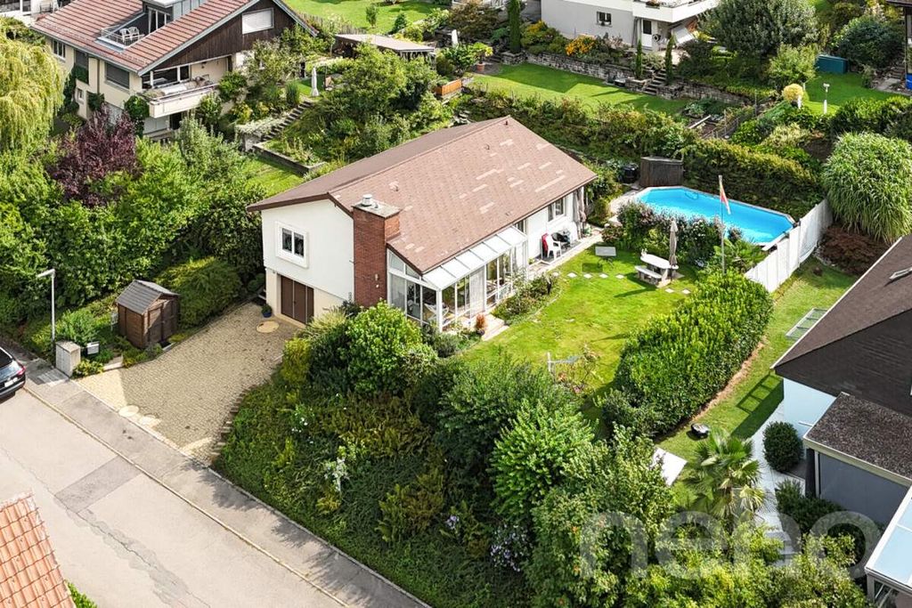 Property photo 3 of 12