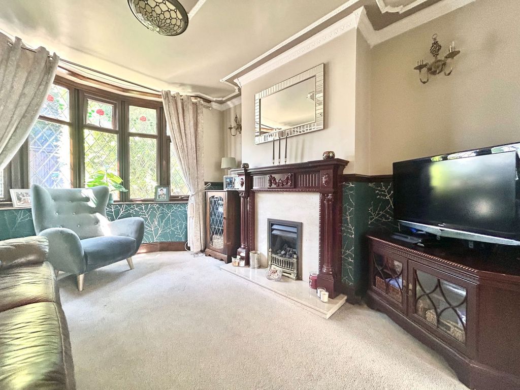 Property photo 2 of 27