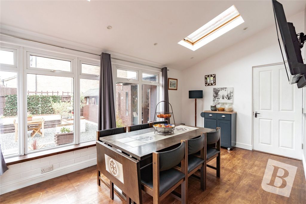 Property photo 3 of 19 Dining Room