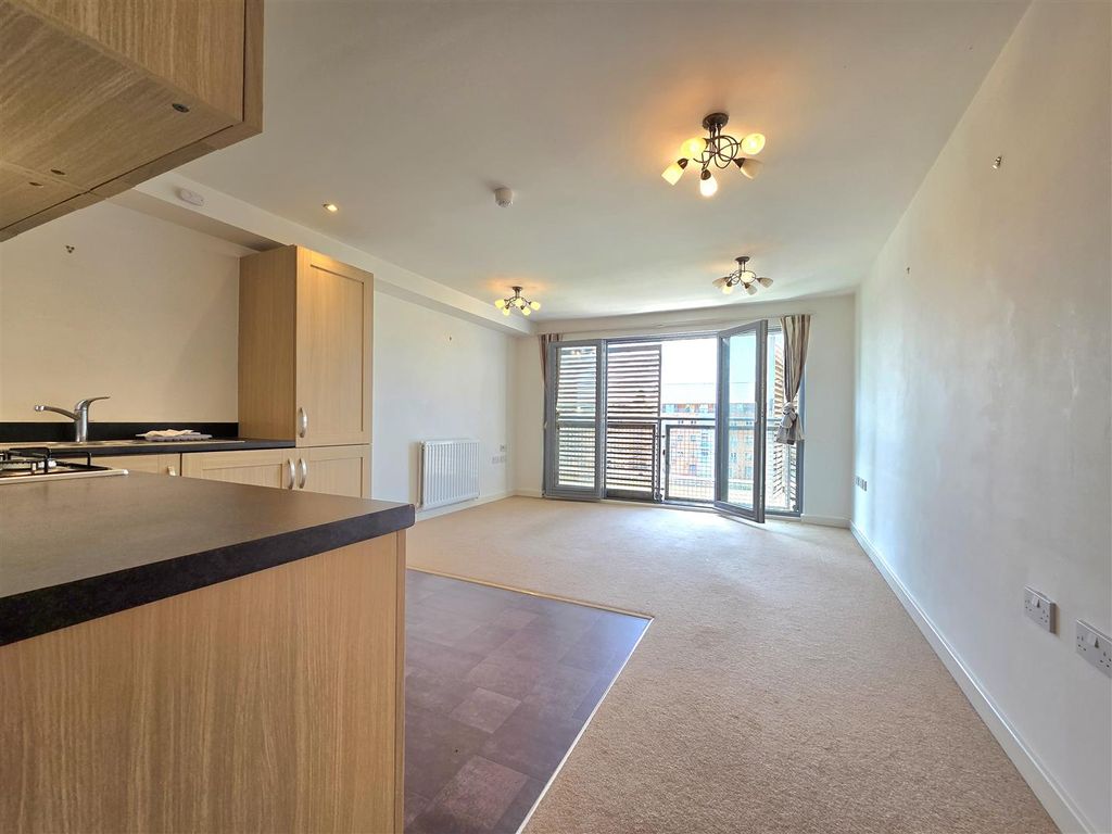 Property photo 3 of 11