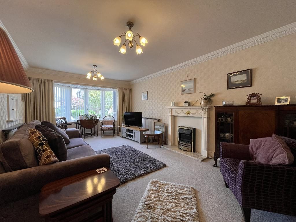 Property photo 2 of 13 Lounge