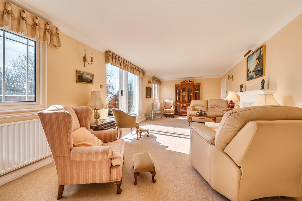 Additional image 18 of 3 bed flat for saleCulloden Road, Enfield EN2
