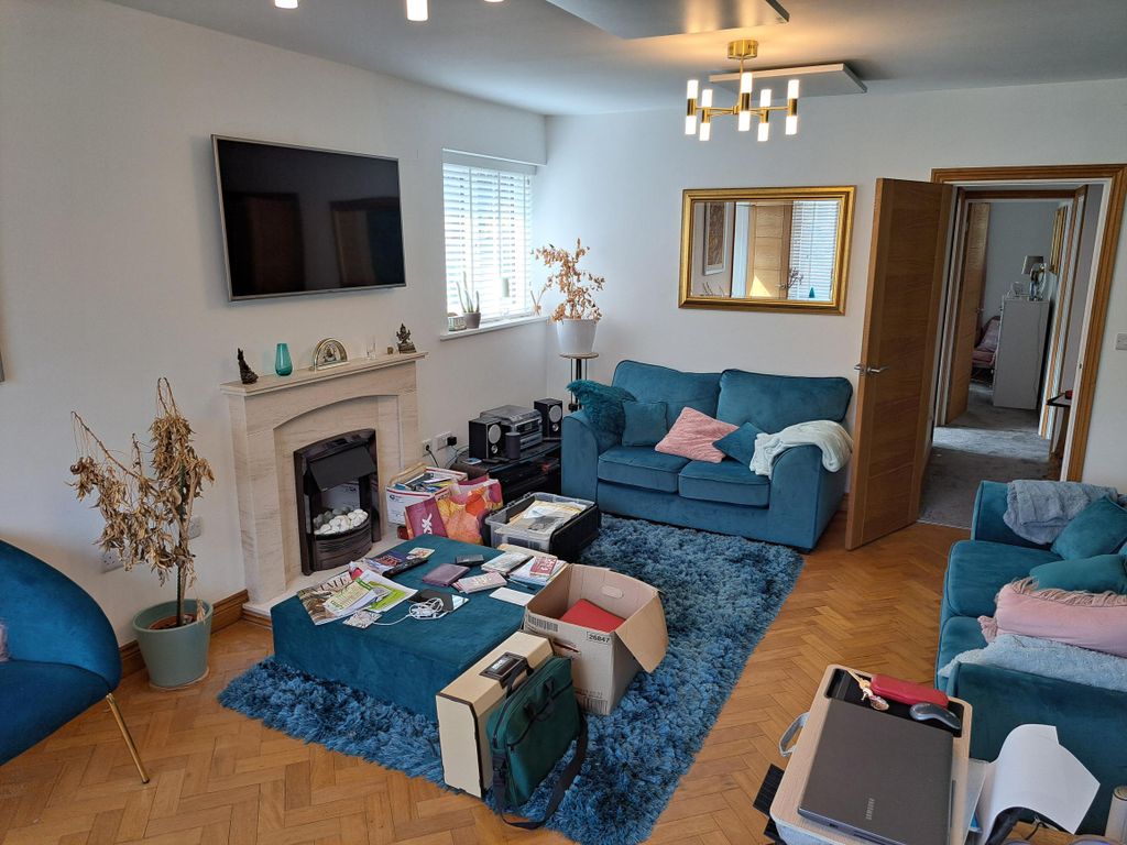 Property photo 3 of 14