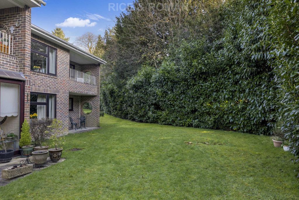 Property photo 2 of 9