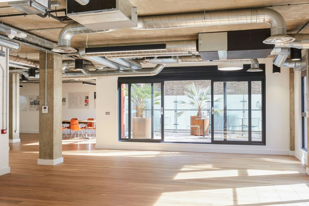 Property photo 3 of 8 32 Prescot St  Int 2.Jpg