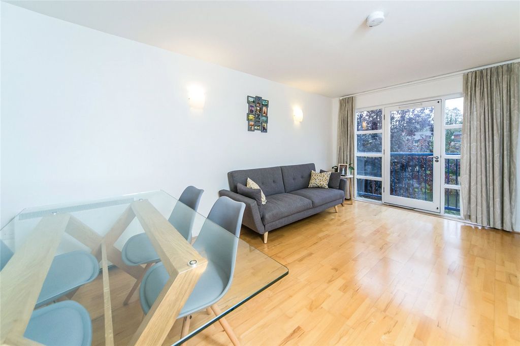 Property photo 2 of 12 c64Bb278-35F6-4Aff-8