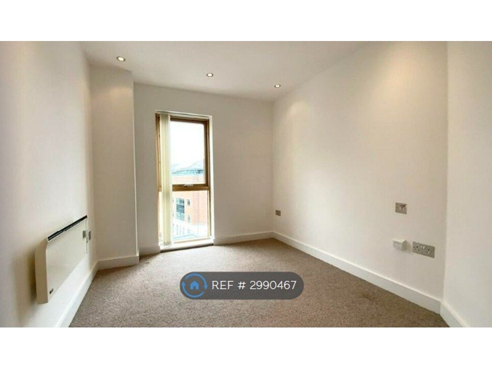 Property photo 2 of 8 Bedroom