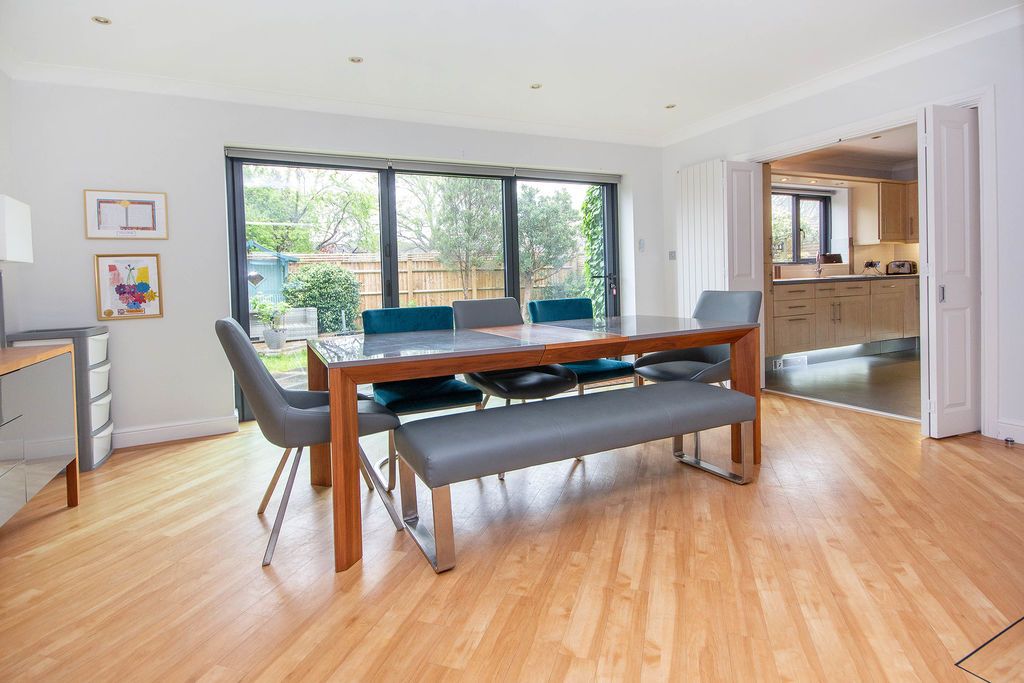 Property photo 2 of 21 Dining Room