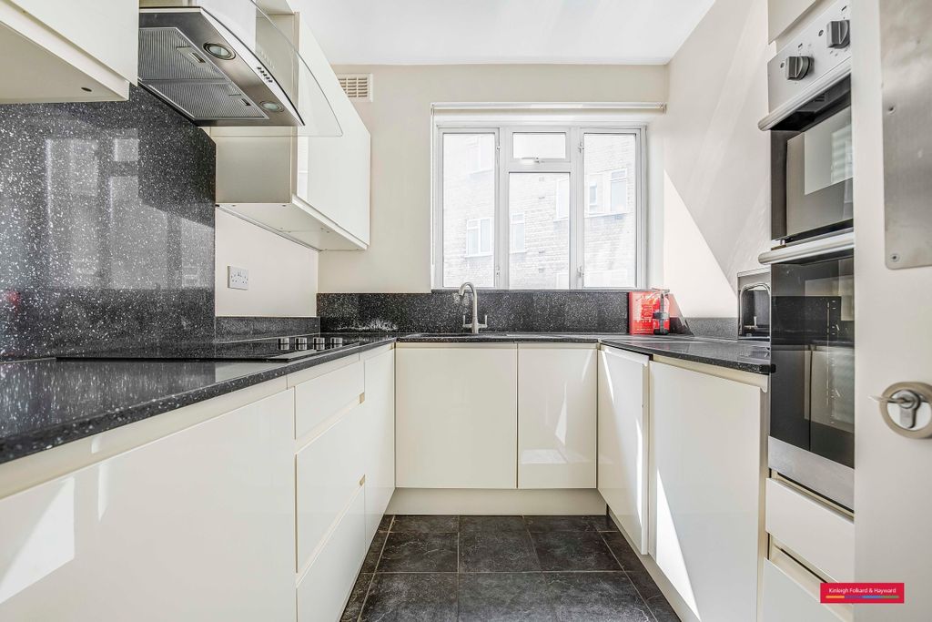 Property photo 2 of 11 Kitchen