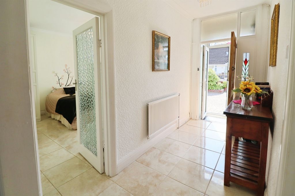 Property photo 3 of 24