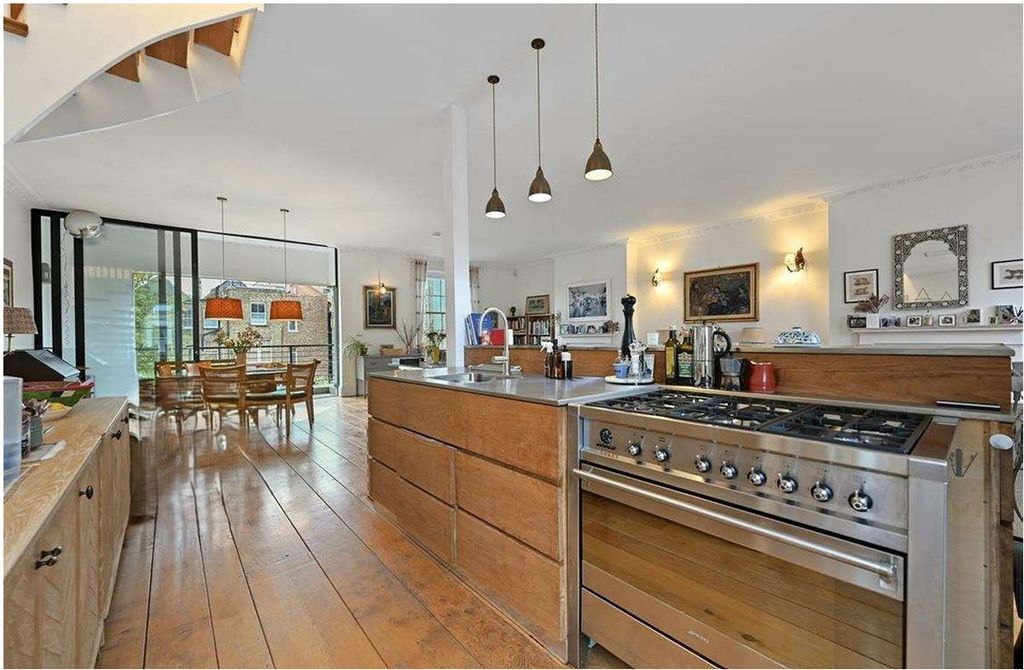 Property photo 3 of 22