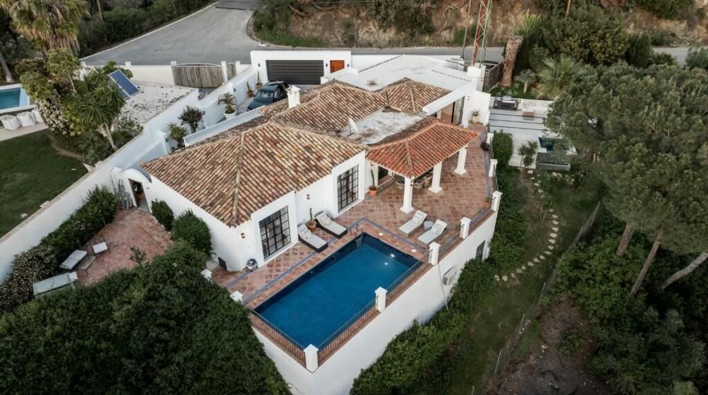 Property photo 1 of 3