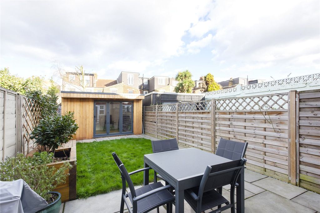 Property photo 2 of 14 Picture No. 10