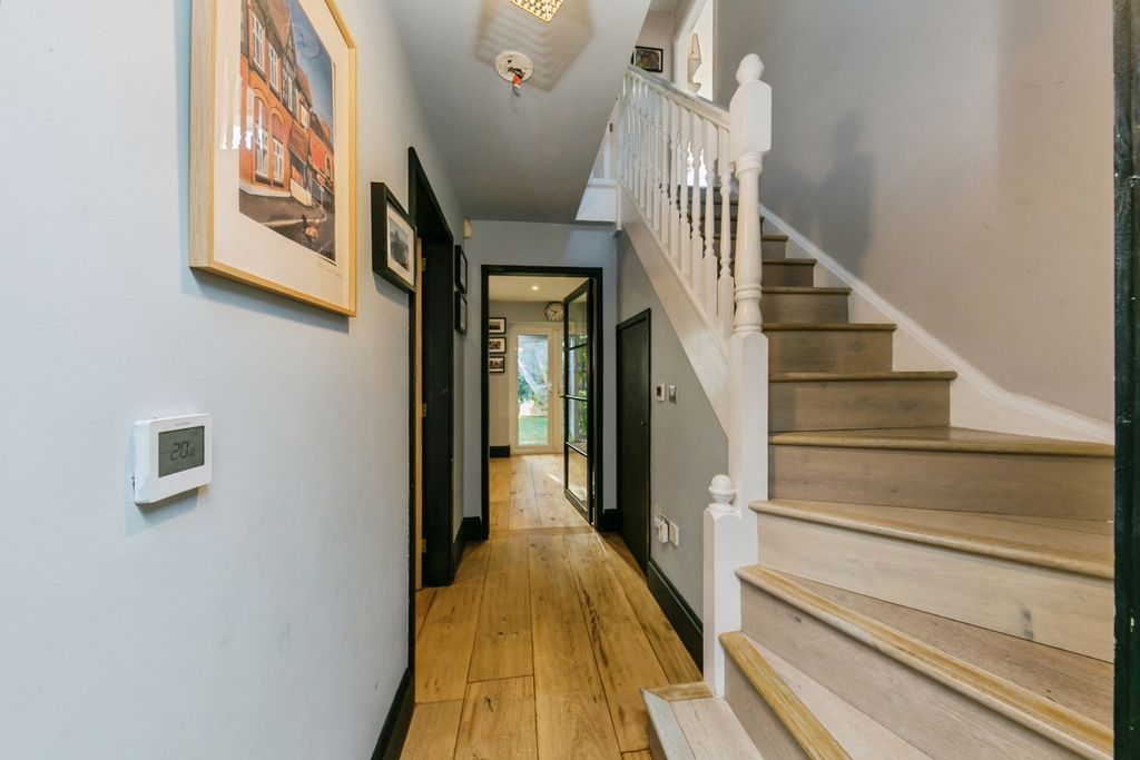 Property photo 2 of 26 Pbox-Img.Jpg
