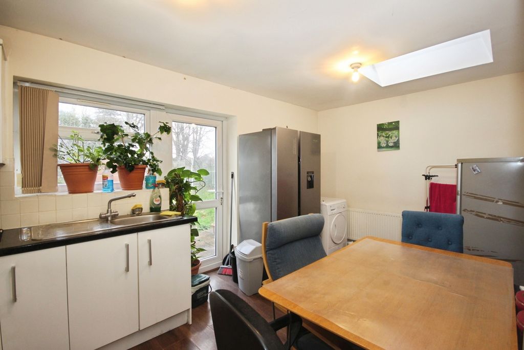 Property photo 3 of 13 Pbox-Img.Jpg