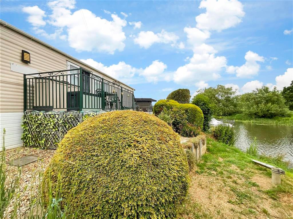 Property photo 1 of 9 External Brochure