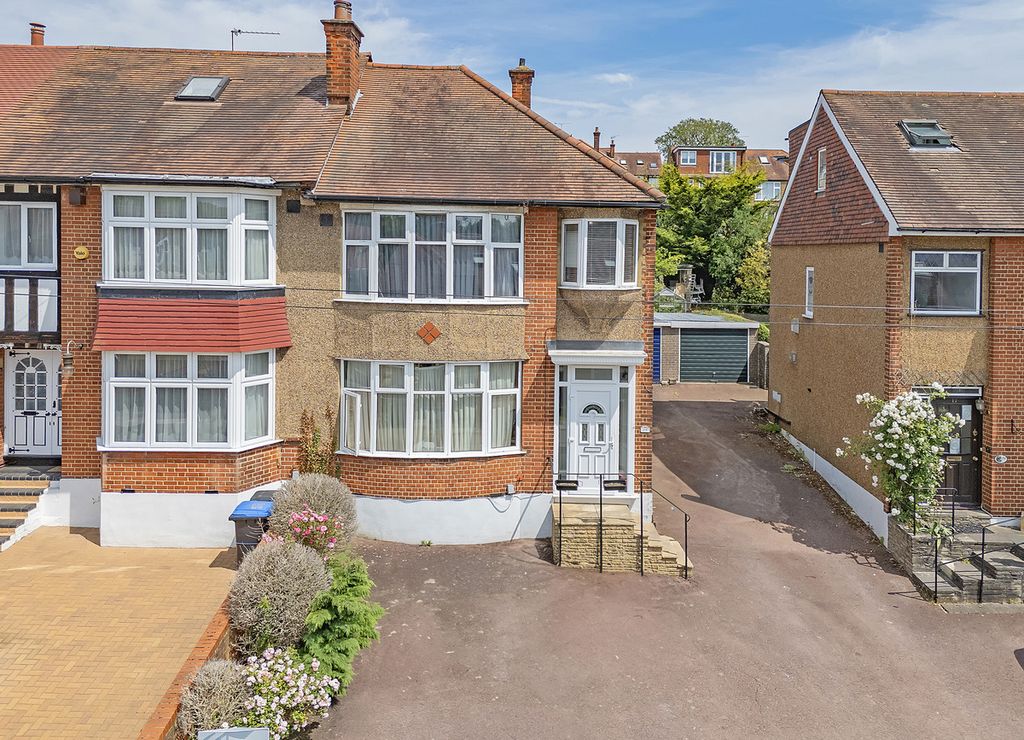 Property photo 3 of 27