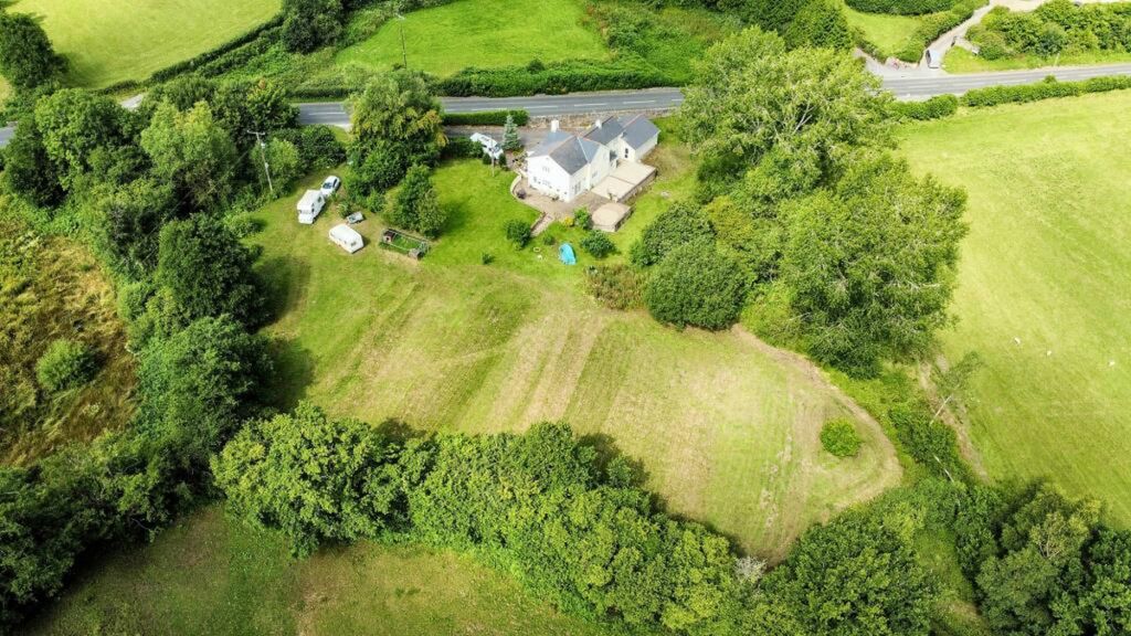 Property photo 1 of 33