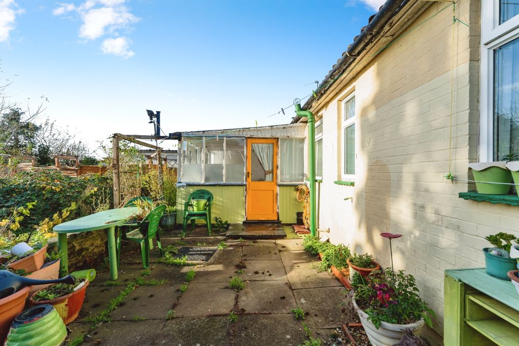 Property photo 2 of 17