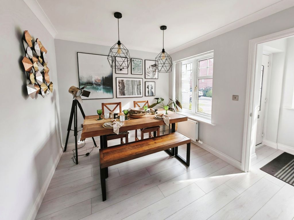 Property photo 2 of 27 Dining Room