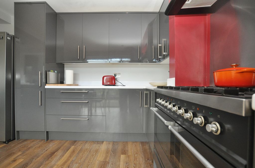 Property photo 3 of 42