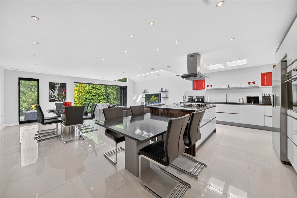 Property photo 3 of 14 Dining Kitchen
